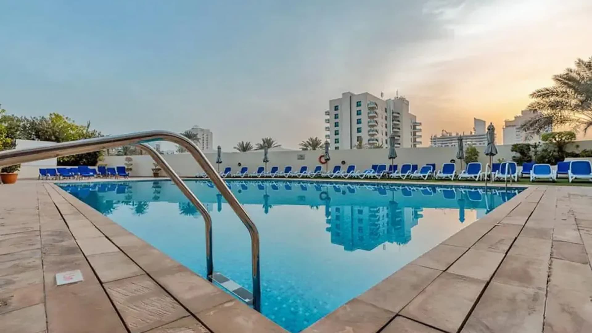 Last Minute do Dubaju! 🇦🇪 3⭐, Śniadania, Loty