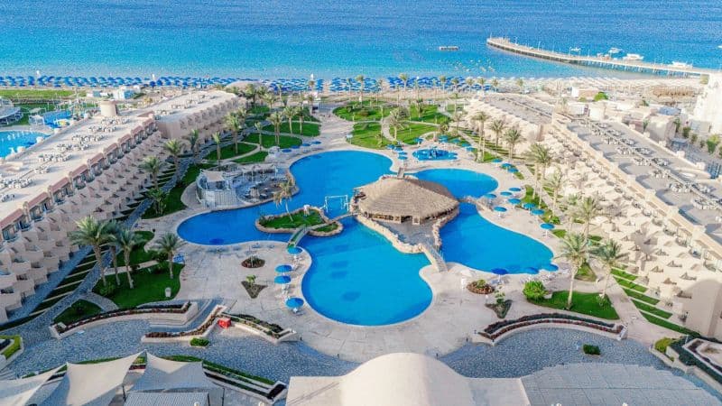 Egipt, Sahl Hasheesh: Luksusowy Wypoczynek na 7 Dni w Pyramisa Beach Resort 🇪🇬☀️