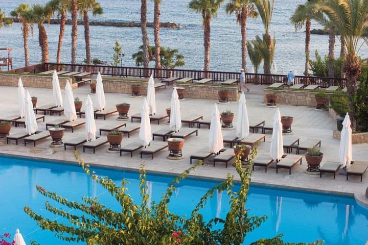 Słońce Cypru na 3 dni: Luksusowy Annabelle w Pafos! 🇨🇾☀️