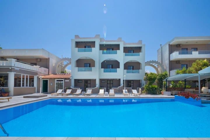 Kreteńskie Wakacje w Kato Daratso – 7 Dni w Nireas 🇬🇷