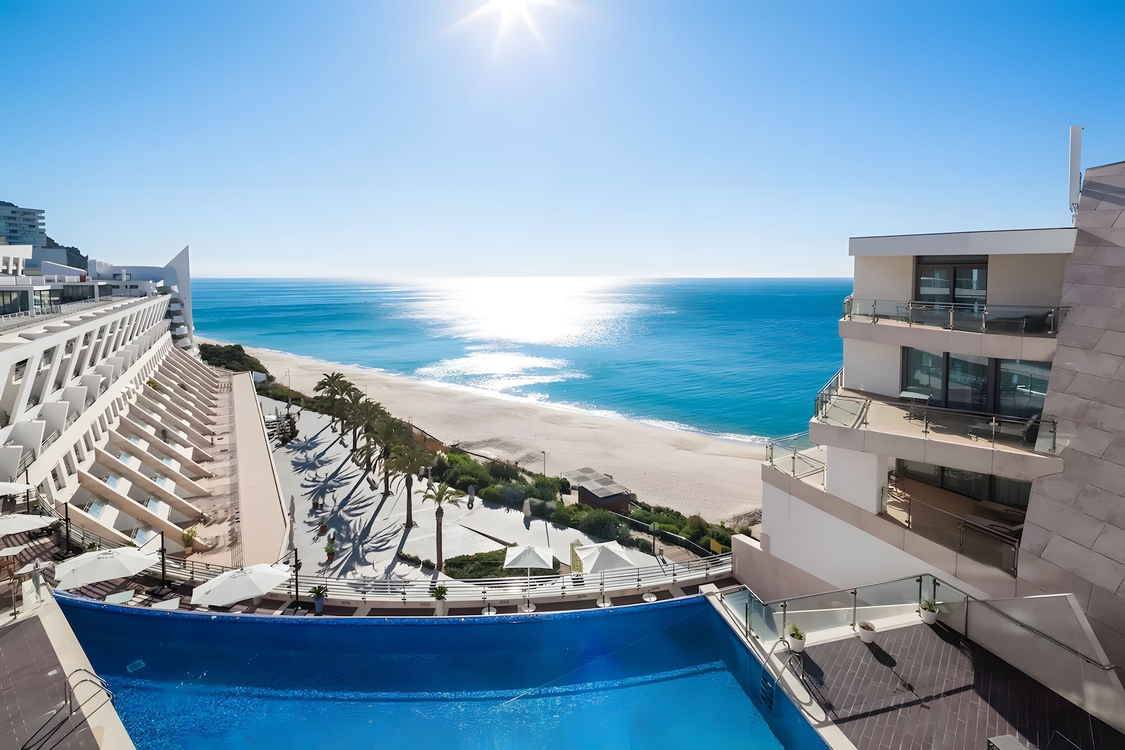 Hotel Sesimbra Oceanfront