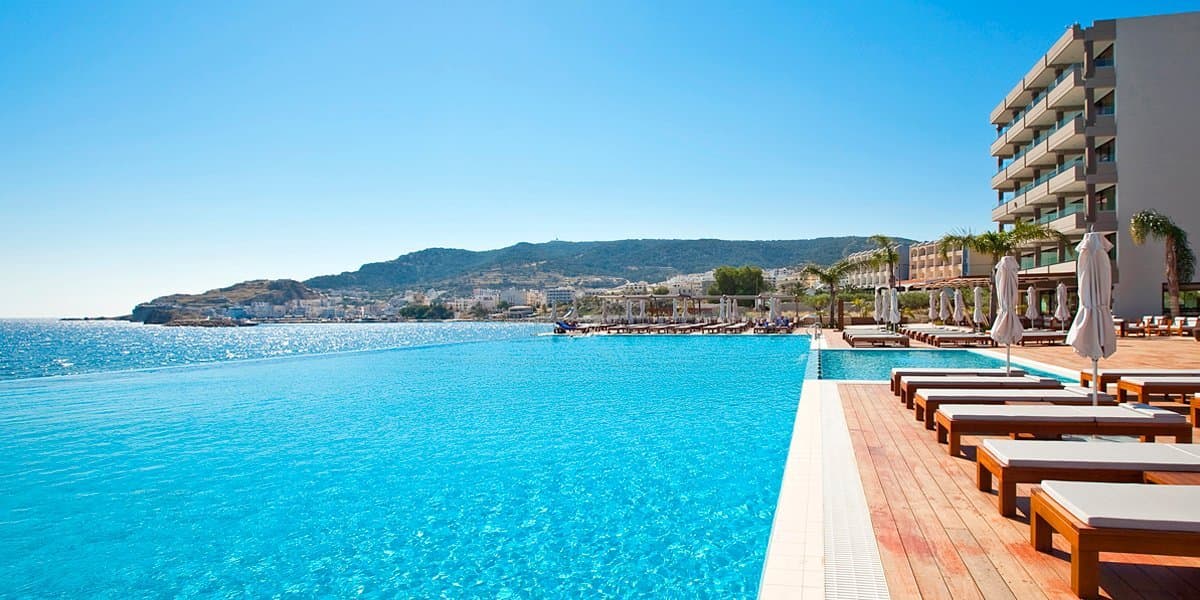 5 dni na słonecznym Karpathos: Luksus w Hotelu Alimounda Mare 🇬🇷☀️