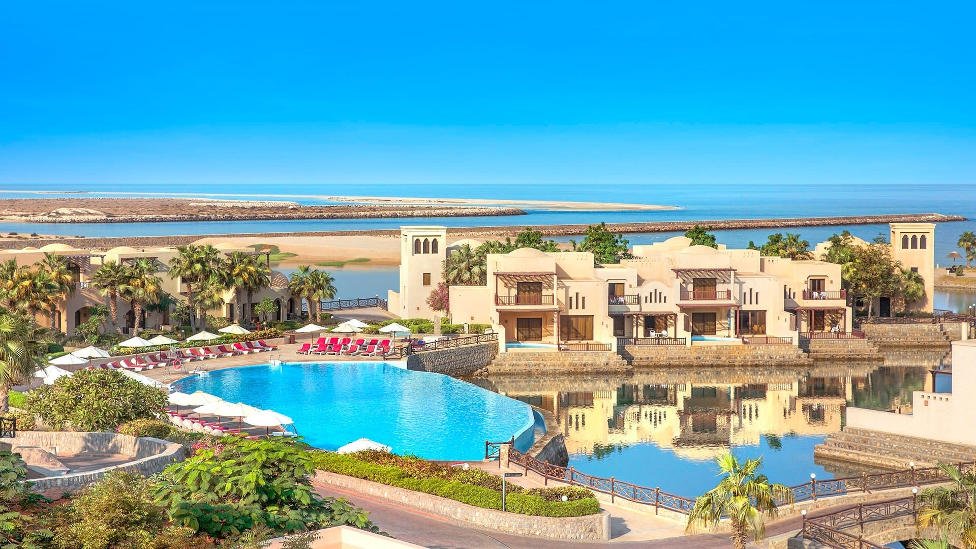 Krótki Wypad do Ras Al Khaimah: 4 Dni w Cove Rotana 🇦🇪🌴