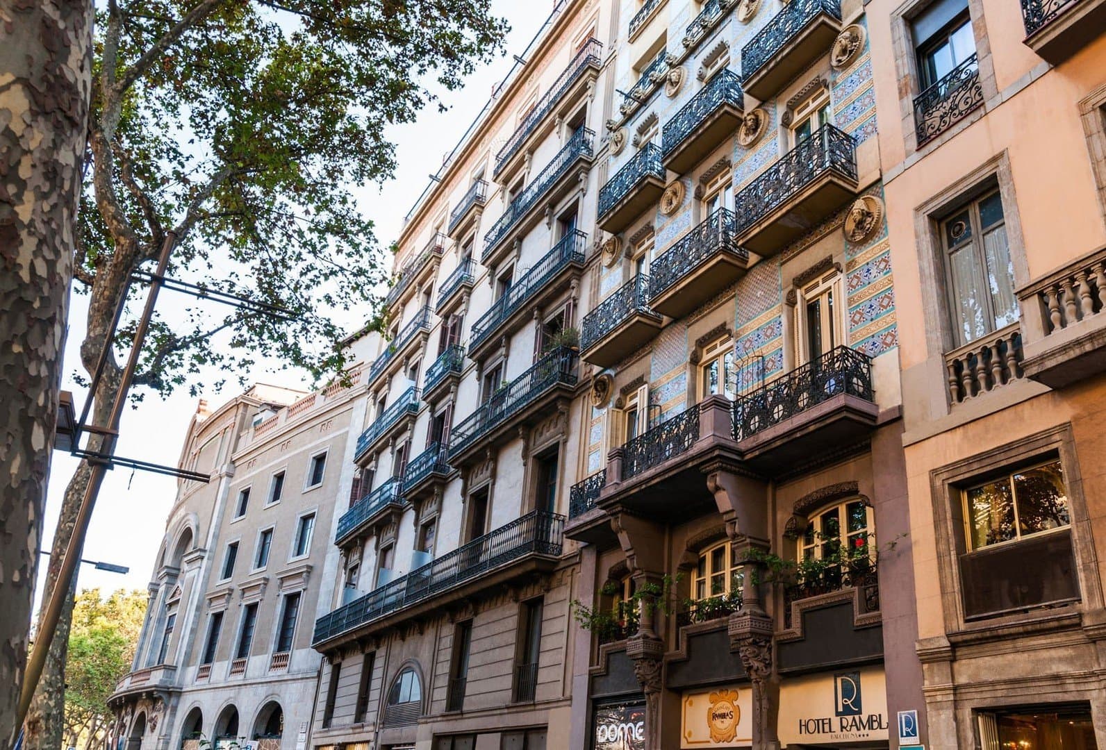 Weekend W Barcelonie: Hotel Ramblas Na 4 Dni 🇪🇸🏙️