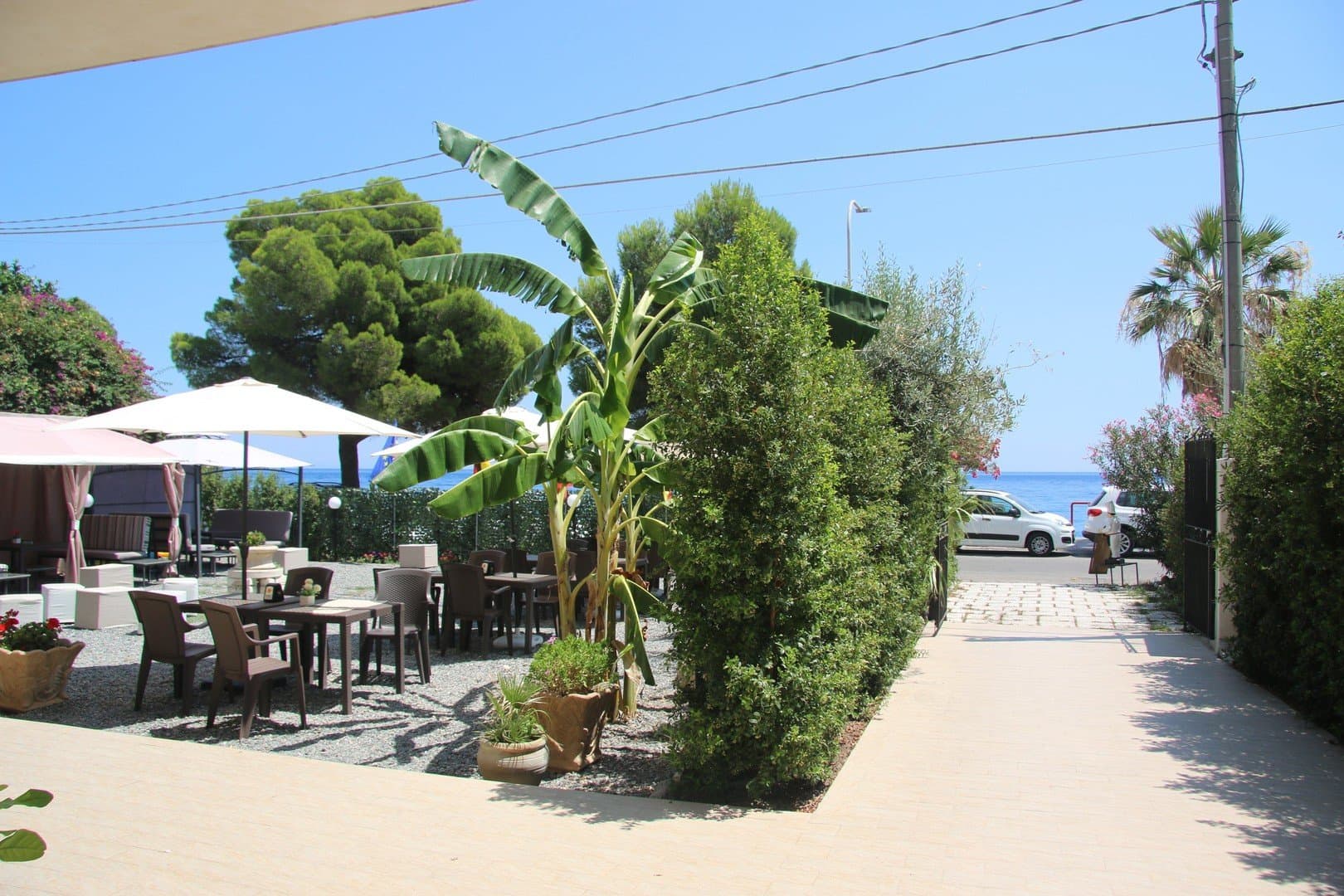 ChrisMare Hotel