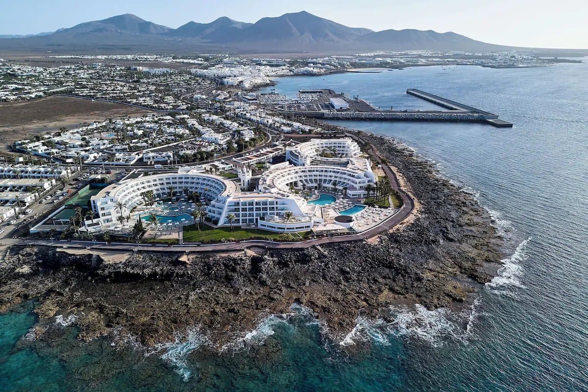 Zimowy wypad na Lanzarote: 4 dni w 5★ Iberostar Selection! 🇮🇨☀️