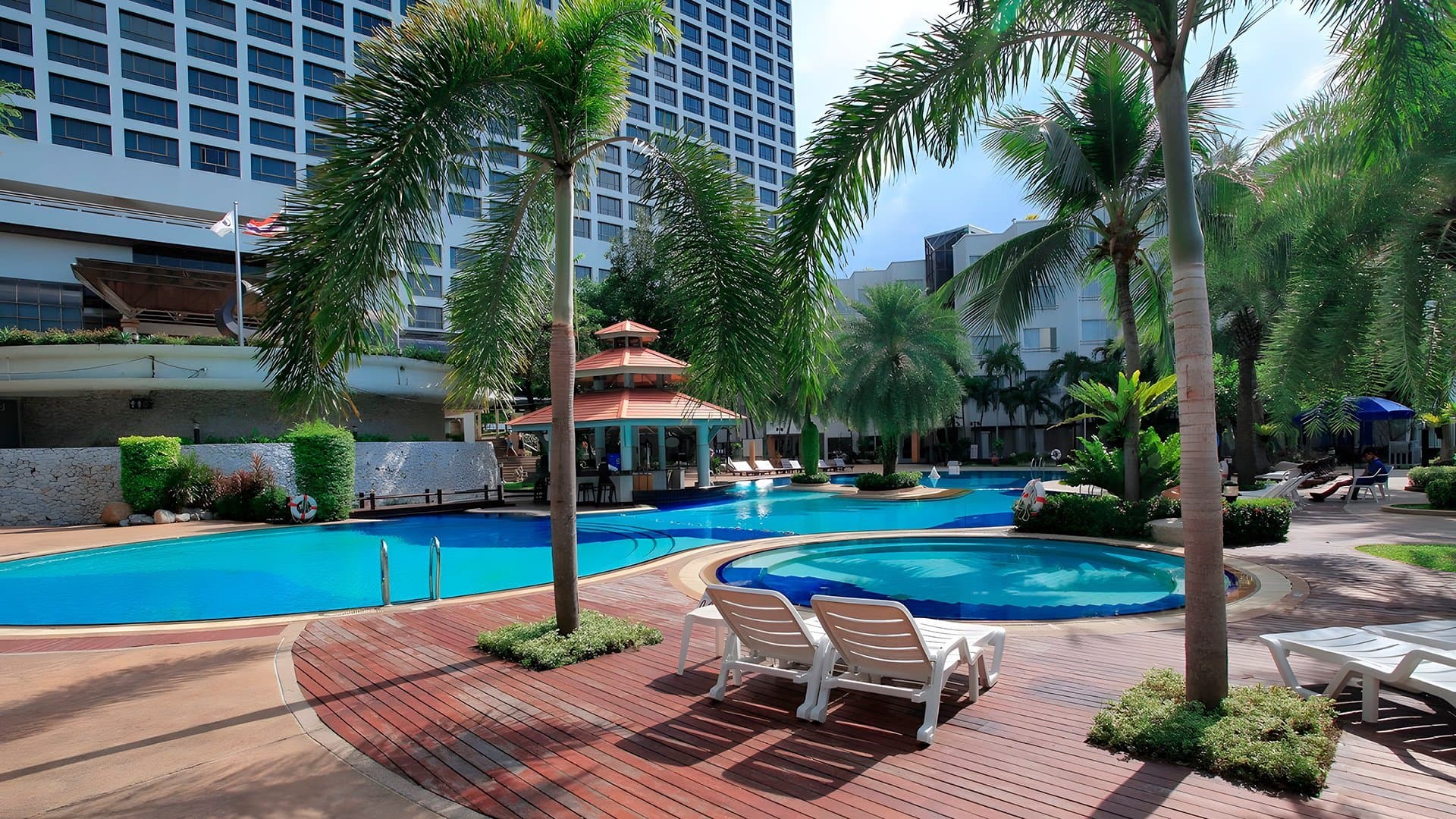 Tajska Przygoda w Pattaya: 7 Dni w Cholchan Beach Resort 🇹🇭🌴