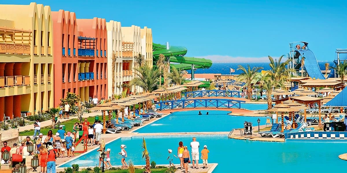 Słoneczna Hurghada: 8 dni w Titanic Beach Spa & Aqua Park 🇪🇬🏖️