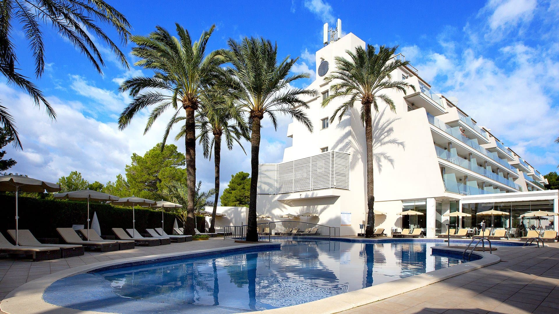 Krótki Wypad na Majorkę: 4 Dni w Hotelu Mar Playa de Muro Suites 🇪🇸🏝️