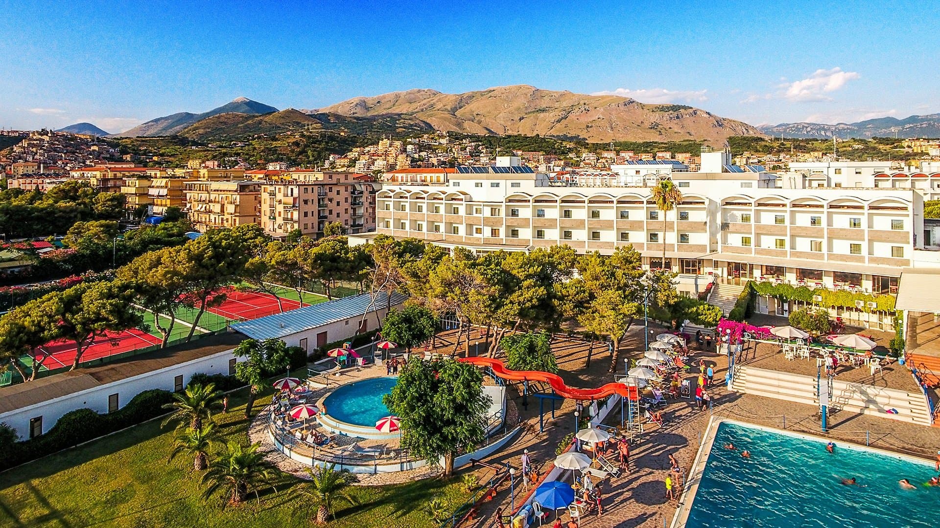 Krótki Wypad do Kalabrii: 4 Dni w Santa Caterina Village 🇮🇹🏖️