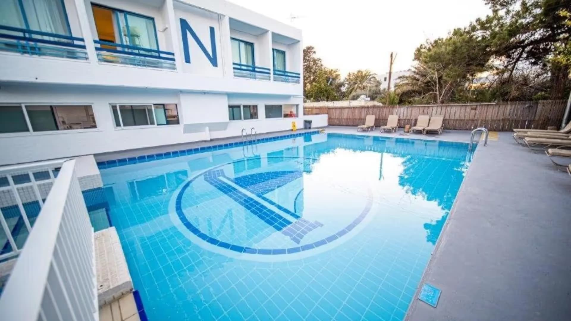 Wakacje na Cyprze w Sierpniu! 🇨🇾 Dobrze Oceniany Hotel, Loty z Katowic ✈️