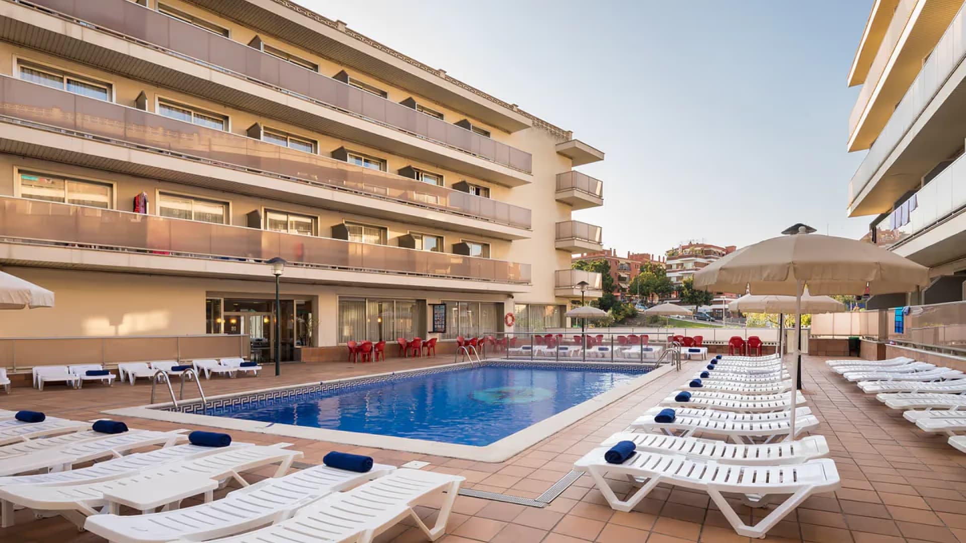 Costa Brava w Październiku! 🇪🇸 Hotel 4⭐, Loty, All In