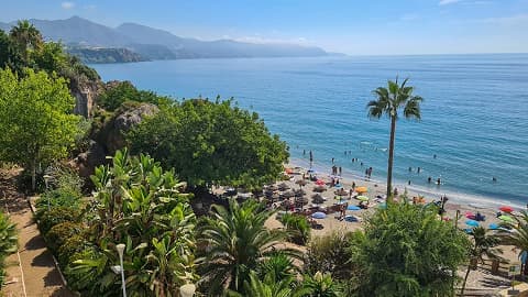 Wakacje nad Morzem 2025 - Najlepsze Kierunki 🌊