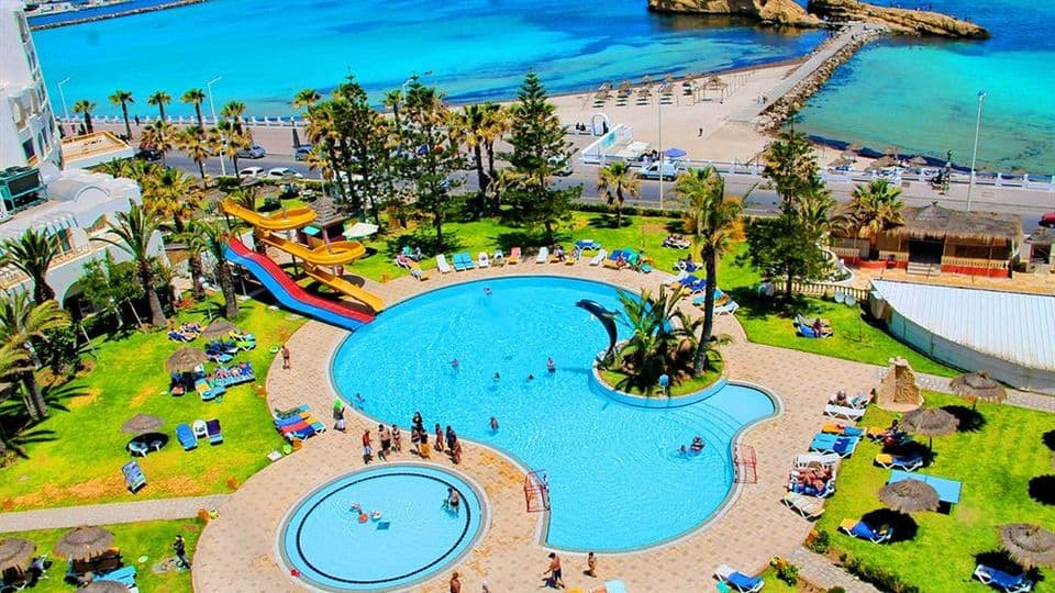 🐫 Egzotyczne Wakacje w Monastirze! 🇹🇳