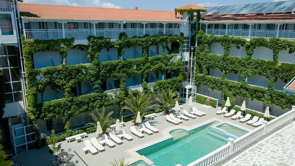 Chalkidiki: Tydzień Relaksu z Wyżywieniem! 🇬🇷