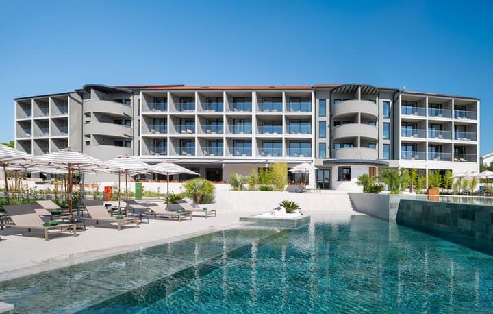 Molum Hotel & Residences