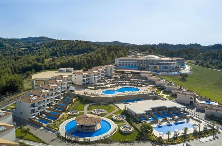 Ajul Luxury Hotel & Spa Resort