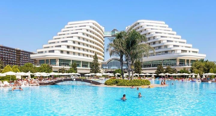 Miracle Resort
