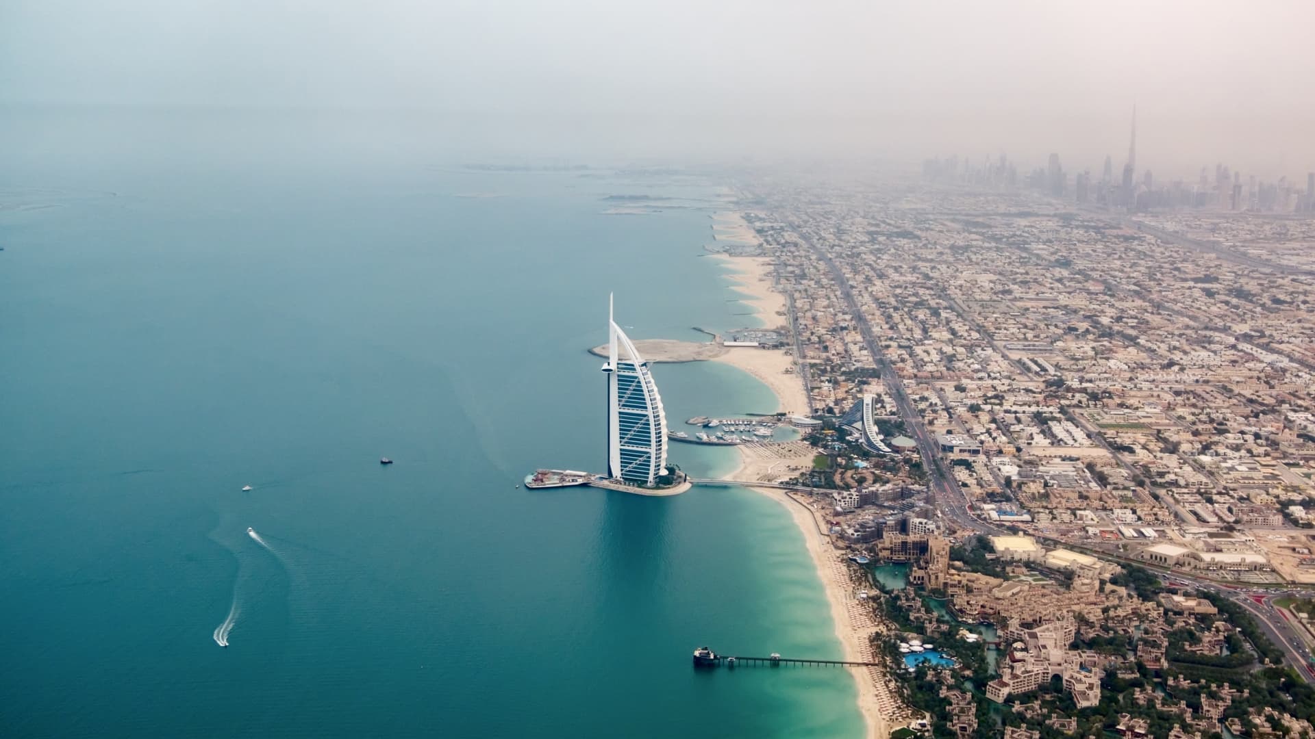 Last Minute: Tanie Loty w Dwie Strony do Dubaju z Katowic! 🇦🇪