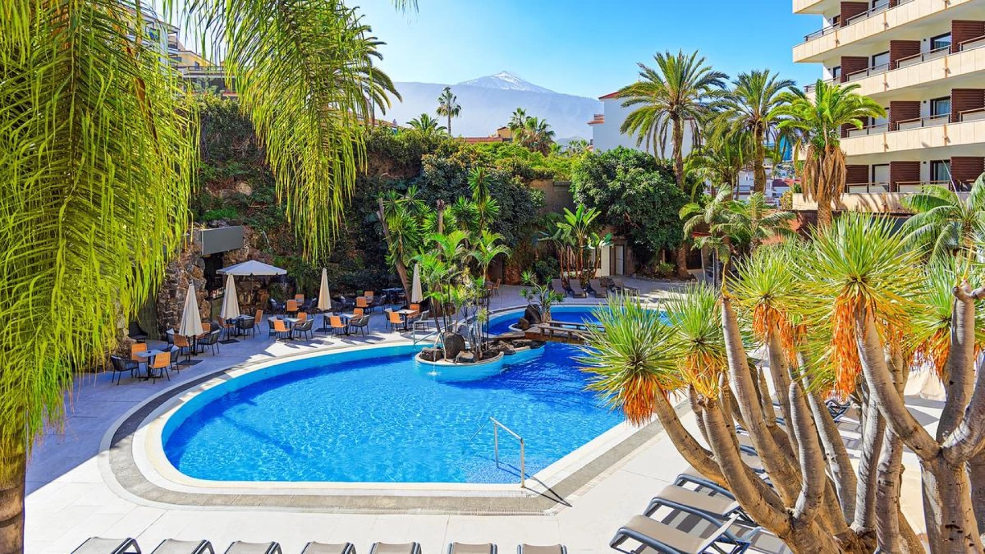 Luksusowe Wakacje na Teneryfie! 🇪🇸 Hotel 4⭐, Loty oraz Wyżywienie 🍴