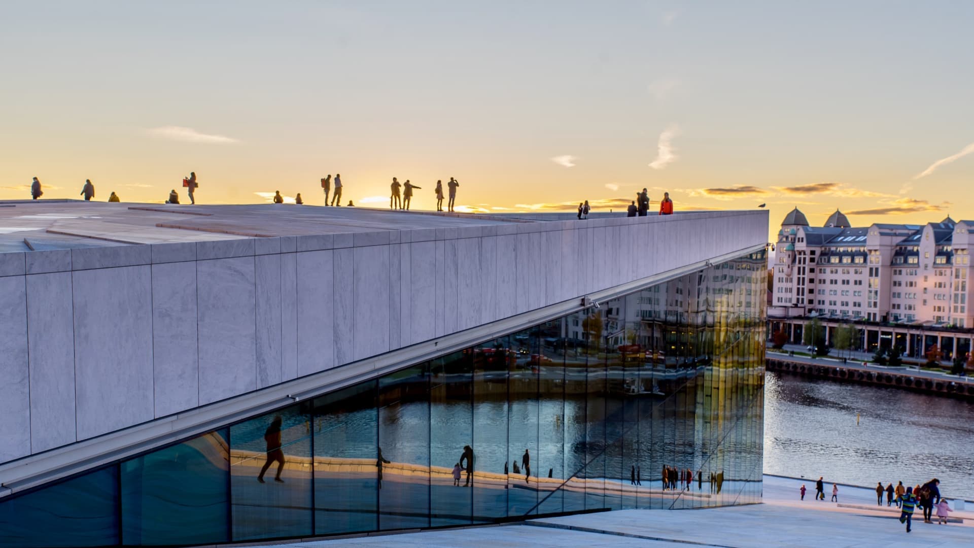 🌟 Super Oferta na City Break w Oslo! 🏙️ Grudzień! ✈️ Loty w Dwie Strony + Hotel! 🏨 590 PLN/os! 🎉