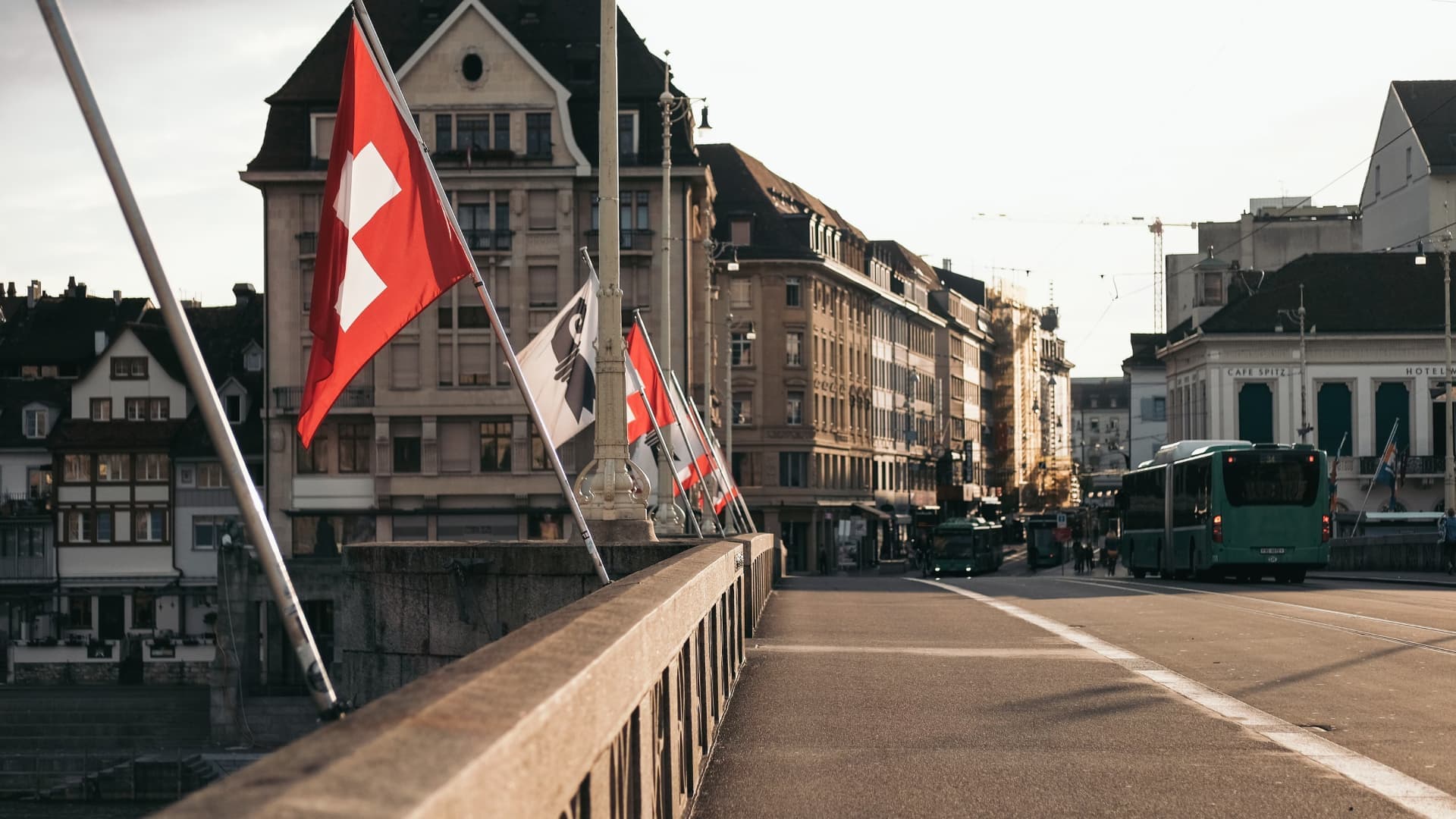 Tanie Loty w Dwie Strony z Warszawy do Bazylei. 🇨🇭 Szwajcaria w Lutym! od 212 PLN/os!