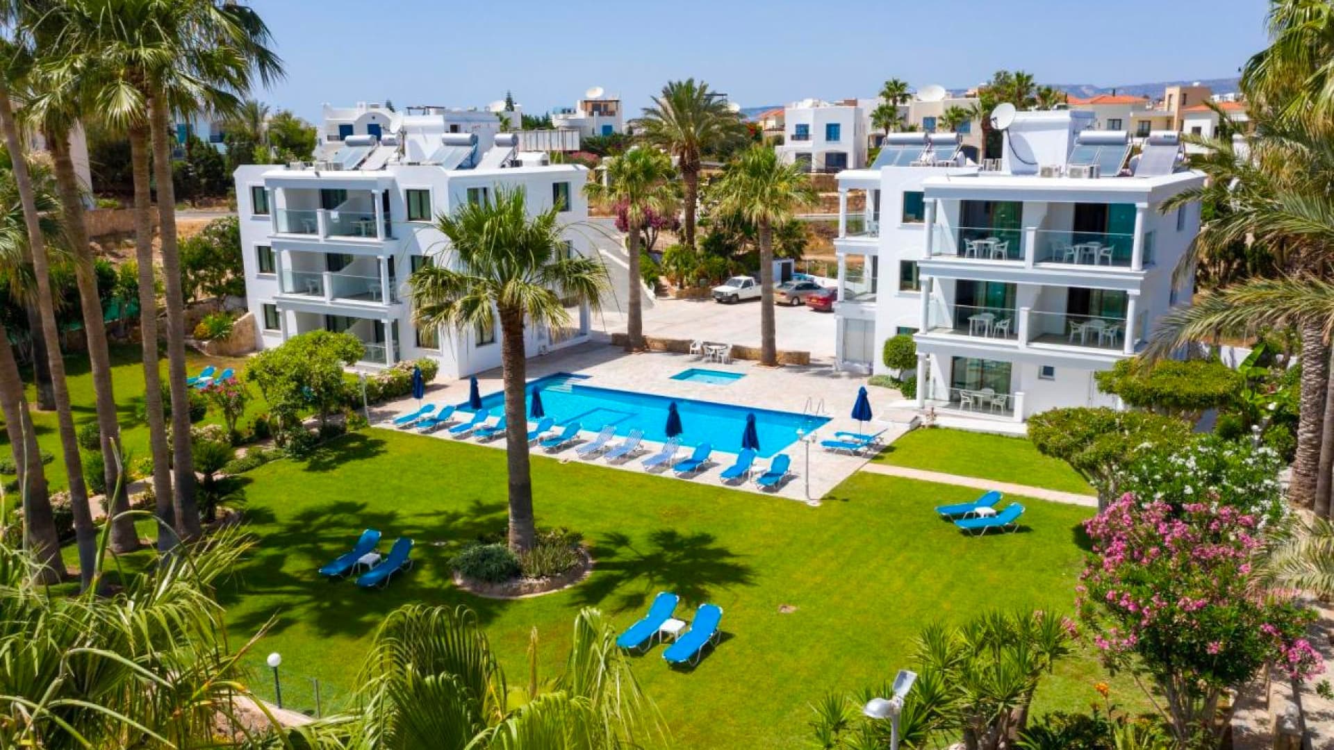 🌞 Tydzień na Cyprze! 🇨🇾🏝️ Pakiet: Loty w Dwie Strony (Start z Krakowa) ✈️ + Hotel 🏨