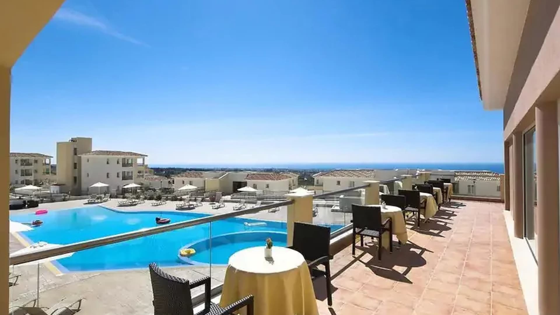 Tydzień na Cyprze! 🇨🇾 Loty w Dwie Strony, Hotel 4⭐, oraz Śniadania 🍳: 1396 PLN/os