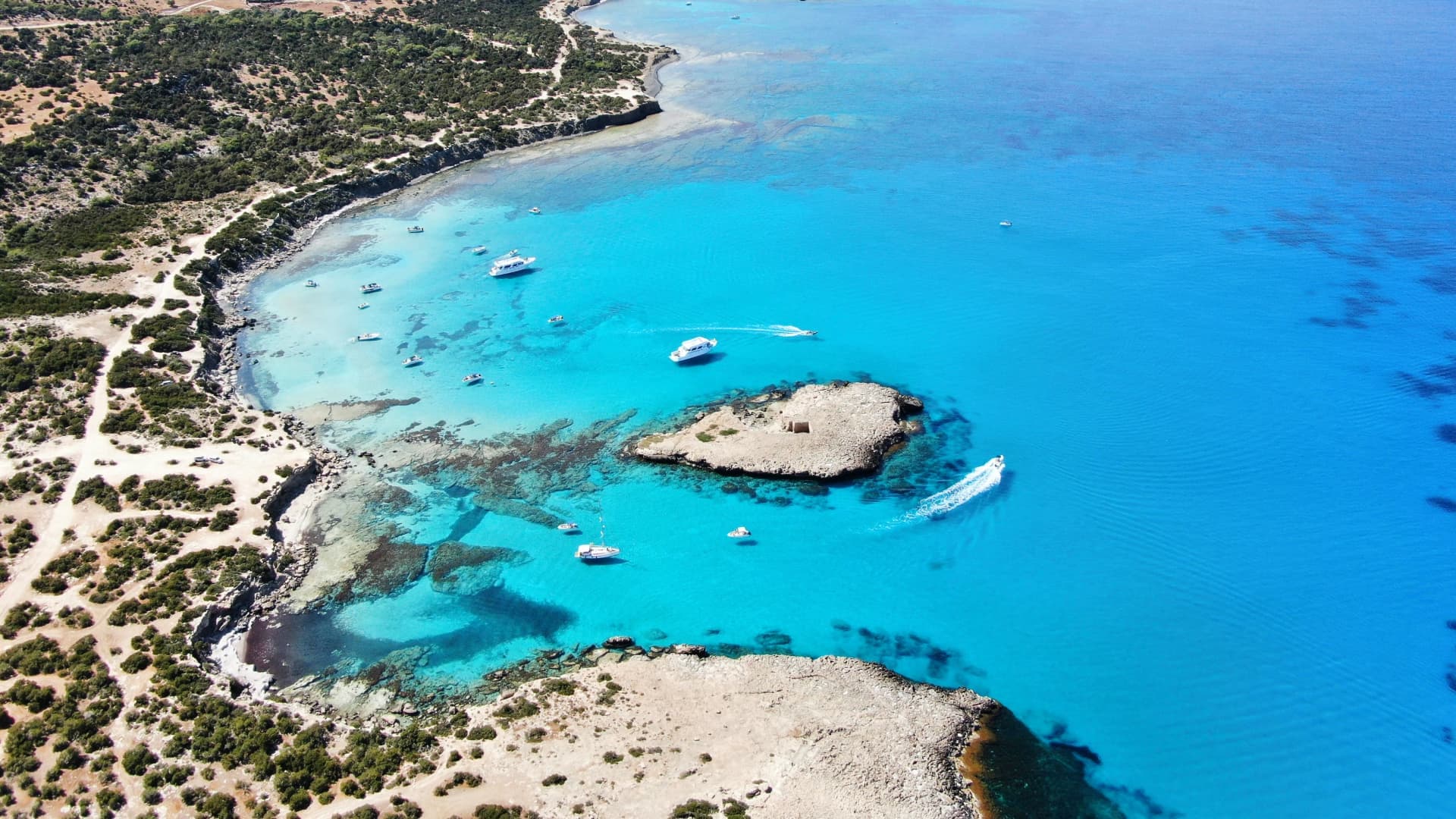🌞✈️ Wybierzcie się na Słoneczny Cypr! 🇨🇾🏖️ Loty z Gdańska do Pafos w Dwie Strony!
