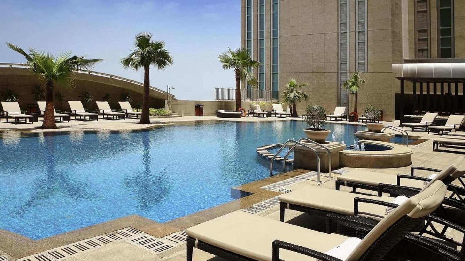 5 Dni w Abu Dhabi (ZEA) 🇦🇪! Hotel ⭐⭐⭐⭐⭐ ze Śniadaniami 🥞 + Loty w Dwie Strony ✈️