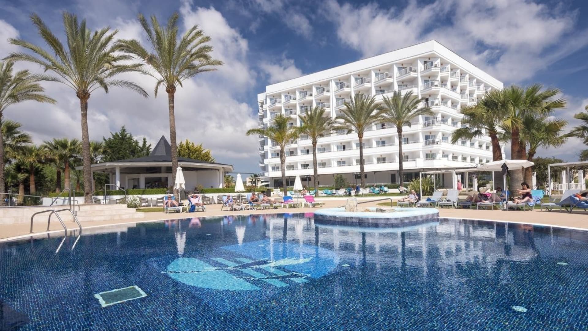 6 Dni na Majorce! 🇪🇸 Pakiet: Loty w Dwie Strony ✈️ + Hotel 4⭐ + Dwa Posiłki 🌯