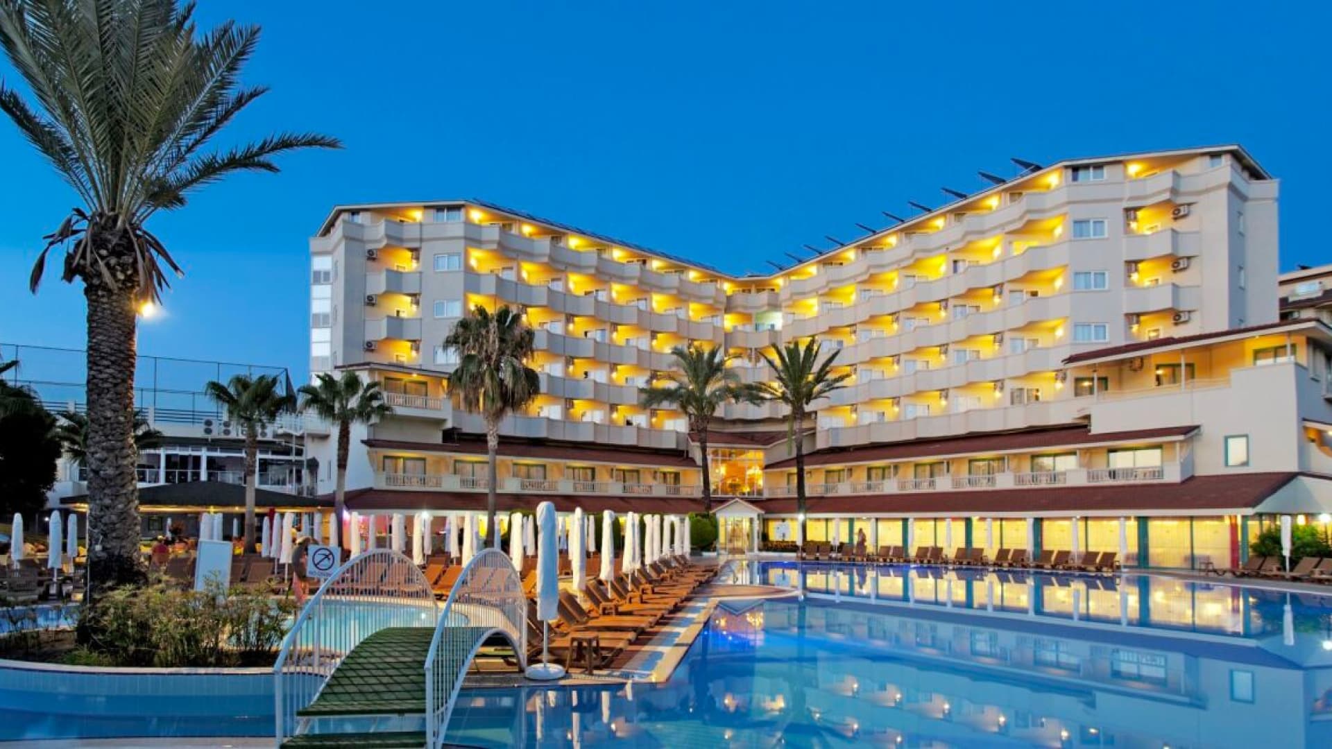 🌴 All Inclusive Last Minute w Turcji! 🏨 Hotel Febeach ⭐⭐⭐⭐ z Katowic lub Warszawy 🛫🌞
