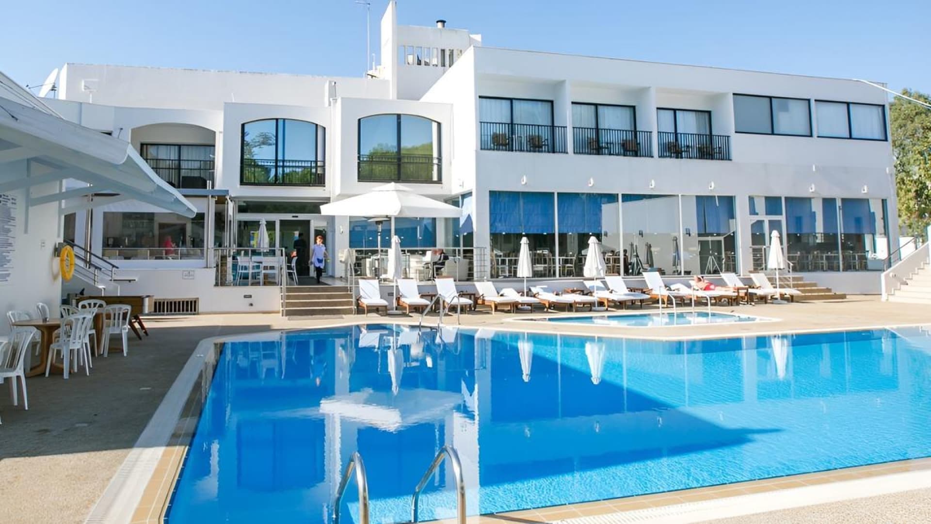 🌞🌴🌊 All Inclusive na Cyprze! 🇨🇾 Park Beach Hotel ⭐⭐⭐. Loty w Dwie Strony ✈️