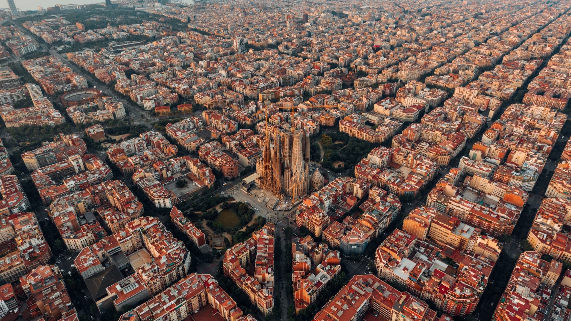 🇪🇸 City Break w Barcelonie! Loty w Dwie Strony z Gdańska oraz Hotel w Pakiecie! 691 PLN/os!