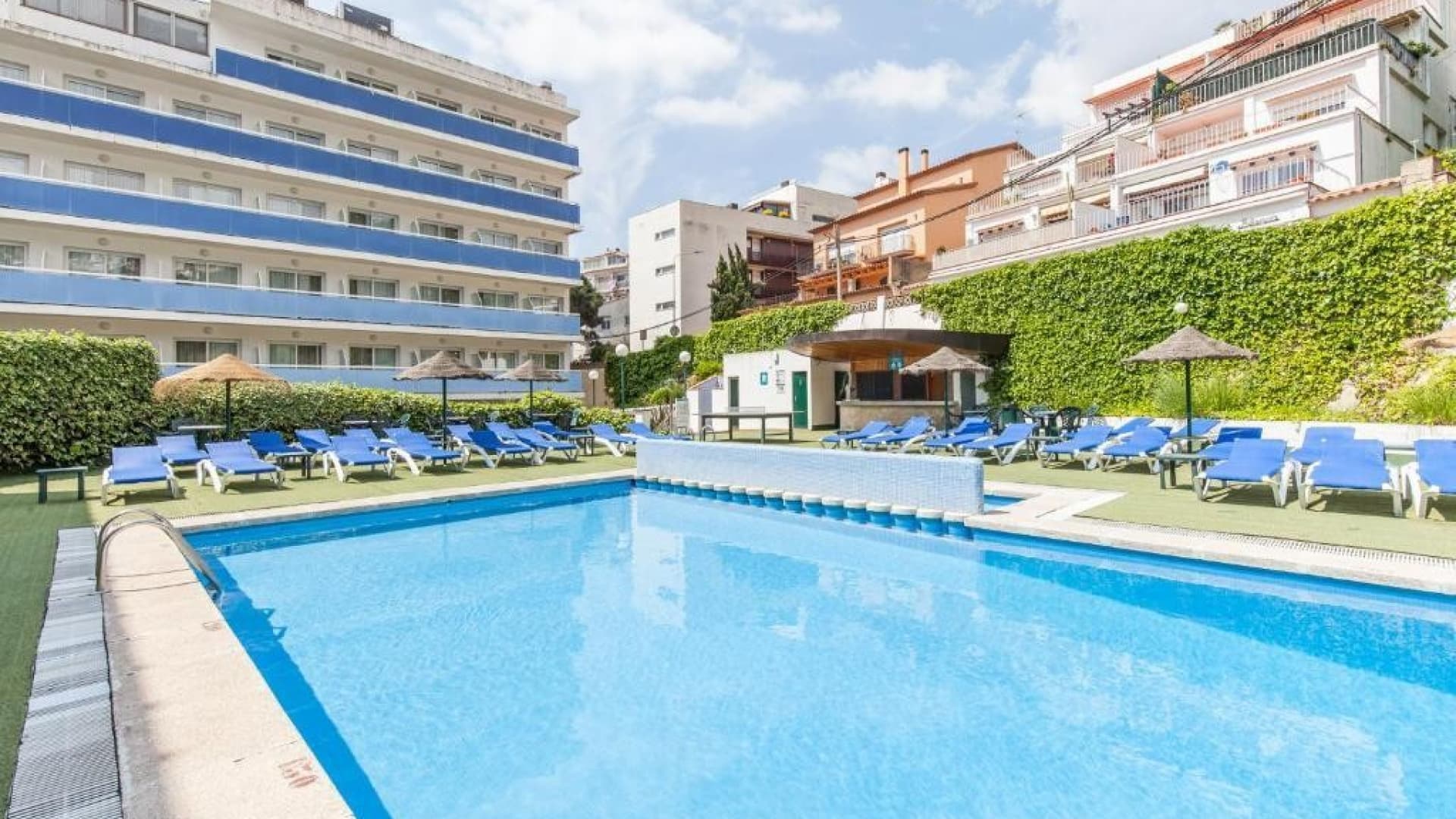 Costa Brava! 🇪🇸 All Inclusive w Hotelu 3⭐ + Loty w Dwie Strony z Krakowa 🛫