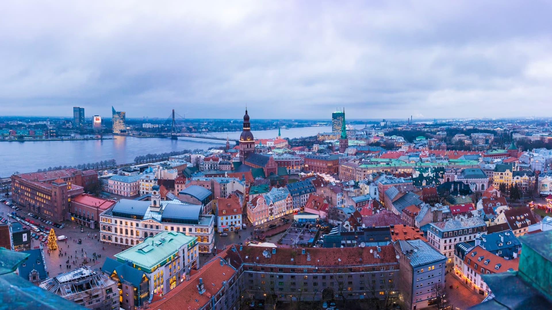 City Break w Rydze! 🌍✈️ Loty w Dwie Strony z Warszawy + 3 Noce w Centrum 🏙️🛌