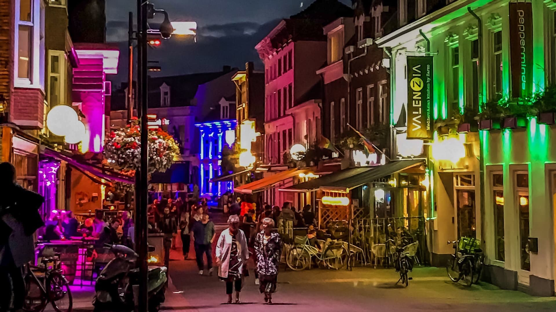 🇳🇱 Eindhoven Czeka! 🛫 Tanie Loty z Warszawy (Modlin) w Dwie Strony już od 115 PLN!
