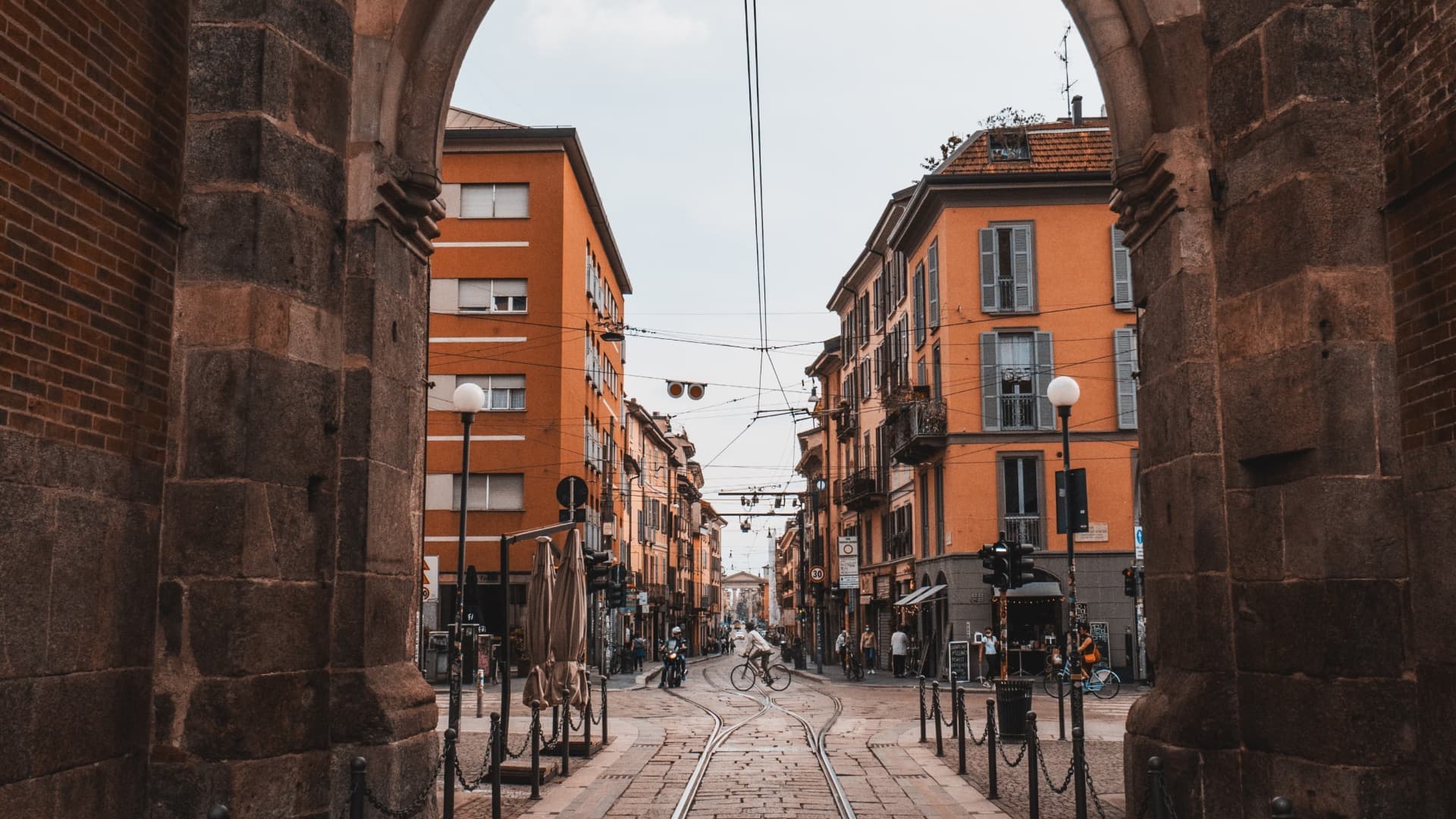 🇮🇹 Jesienny Wypad do Mediolanu - Loty z Poznania od 127 zł!