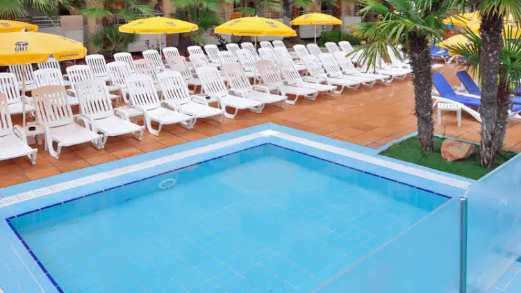 Costa Brava w Październiku: 7 Dni w GHT Oasis Tossa 🇪🇸🏖️