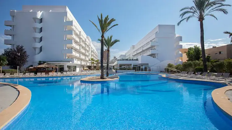 Majorka w Październiku: 7 Dni w Magaluf z HM Martinique