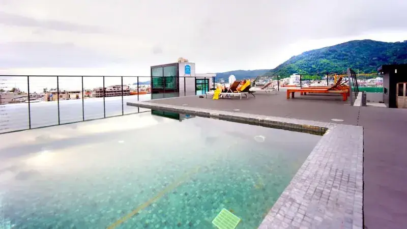 7 Dni Rajskiej Przygody na Phuket: Patong z Phoenix Grand Hotel 🇹🇭🌴