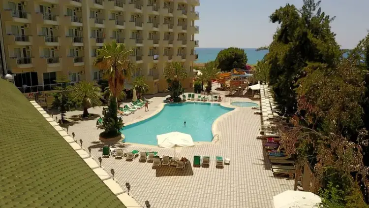 Turecki Wypoczynek w Avsallar: 7 Dni w Asrin Beach 🇹🇷🏖️