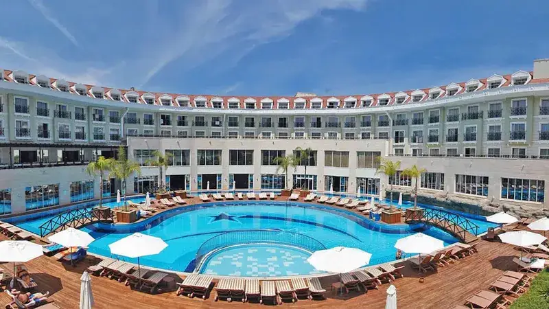 Kemer w Turcji: 8 dni w hotelu Meder Resort (5★)