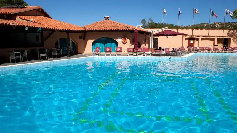 Sardynia na 10 dni: Club Esse Cala Bitta w Baja Sardinia