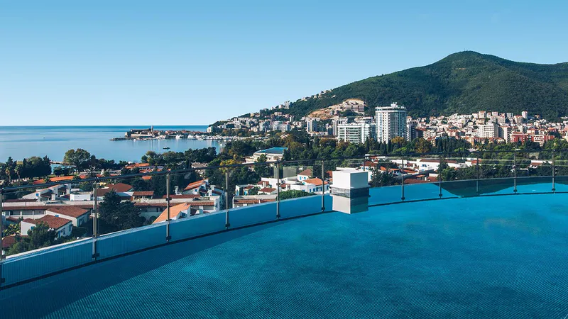 🌊 Relaks w Czarnogórze: 7 Dni w Budvie z Gdańska 🇲🇪