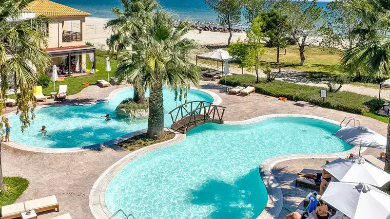 Riwiera Olimpijska: 7 Dni Greckiego Komfortu w Mediterranean Village 🇬🇷☀️