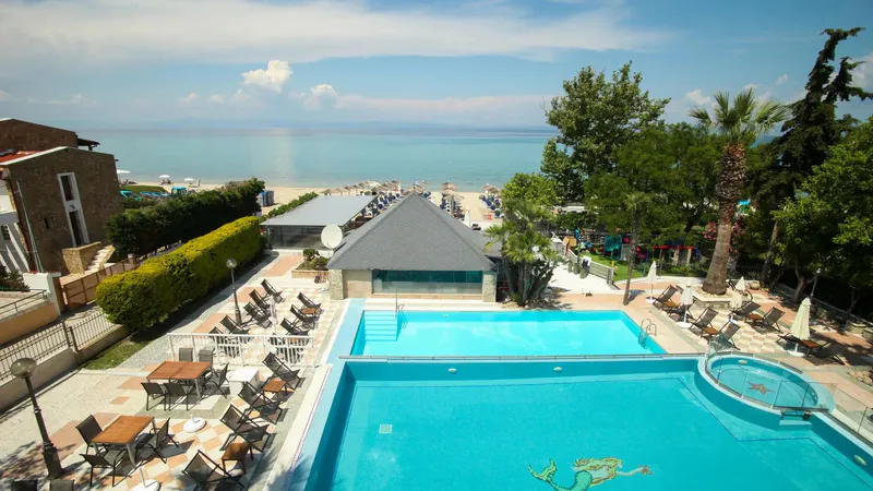 Chalkidiki w 7 Dni: Hotel Naias w Chaniotis 🇬🇷🏖️