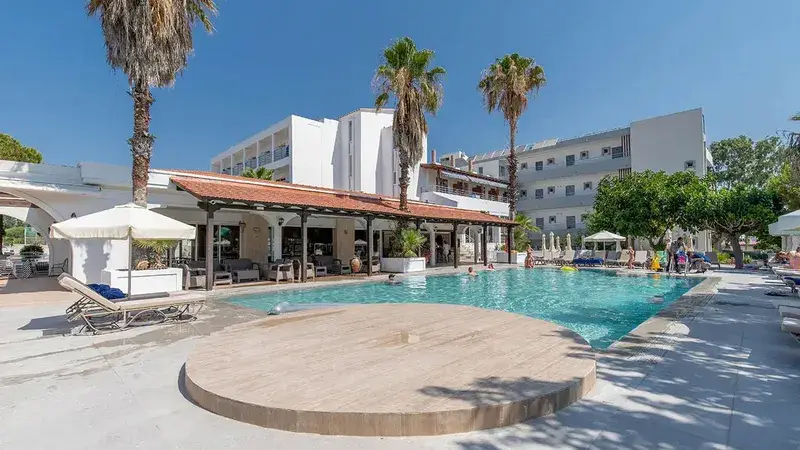 Greckie Wakacje w Sandy Beach Faliraki: 7 Dni na Rodos