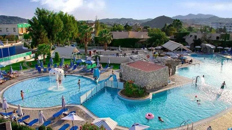 Rodos w Październiku: 7 Dni w Sun Palace w Faliraki 🇬🇷🏖️