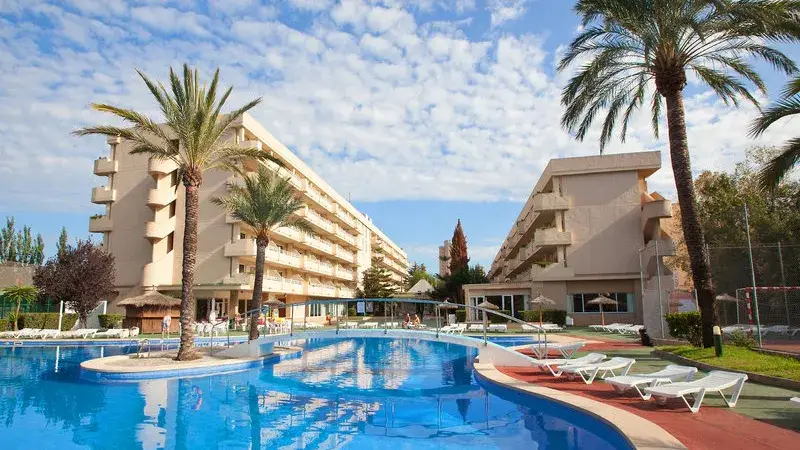 Majorka w Październiku: 7 Dni w Magaluf z HM Martinique